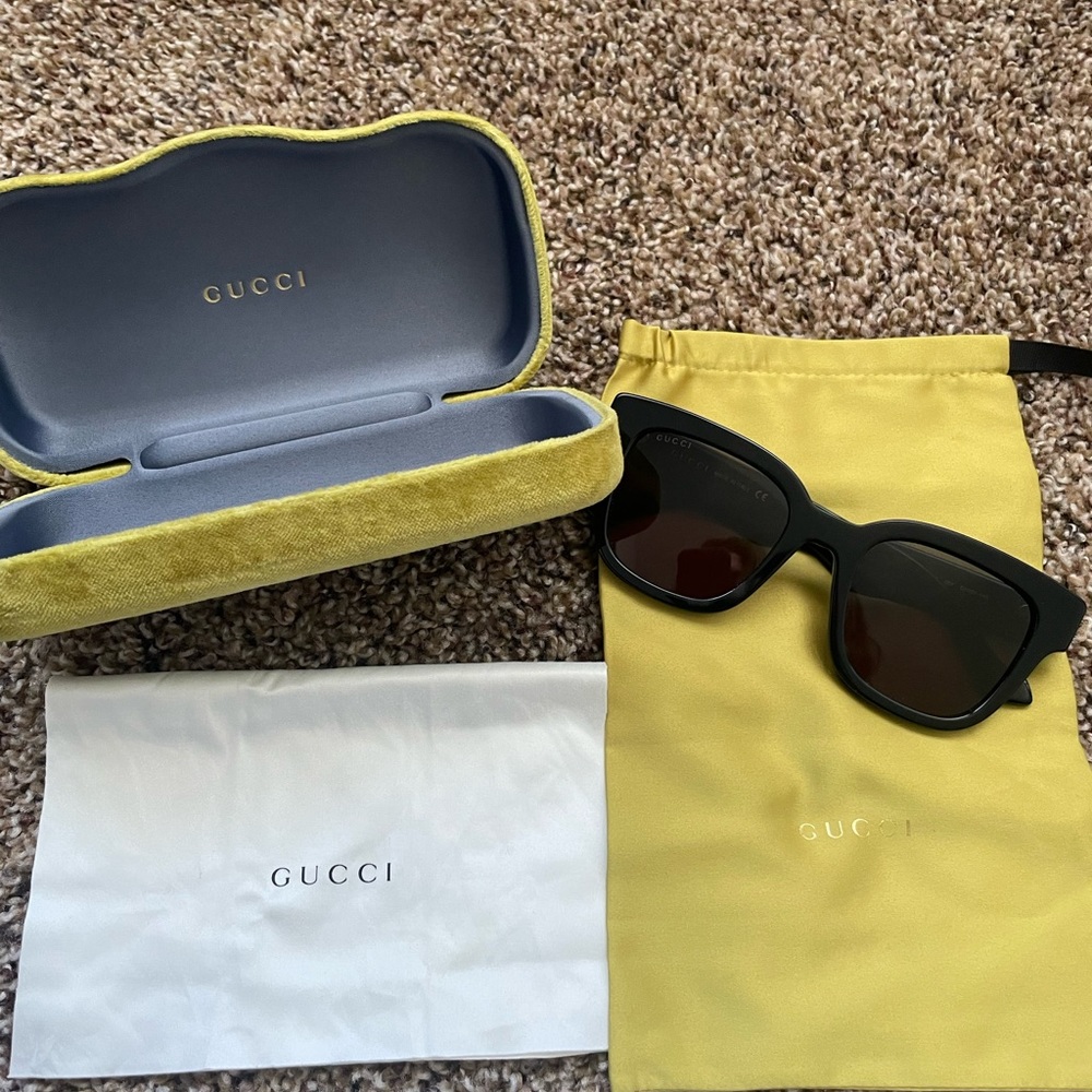 Black Gucci Sunglasses